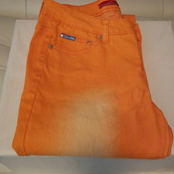 Trendy vintage South Pole jeans. 7 - Picture 3 of 4